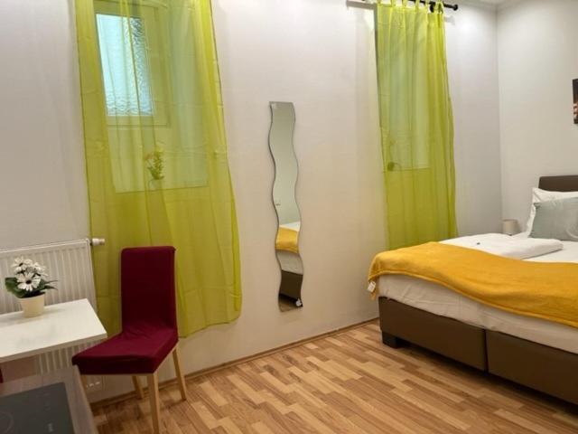Grand Central Station Apartments I Contactless Check-In Vienna Luaran gambar