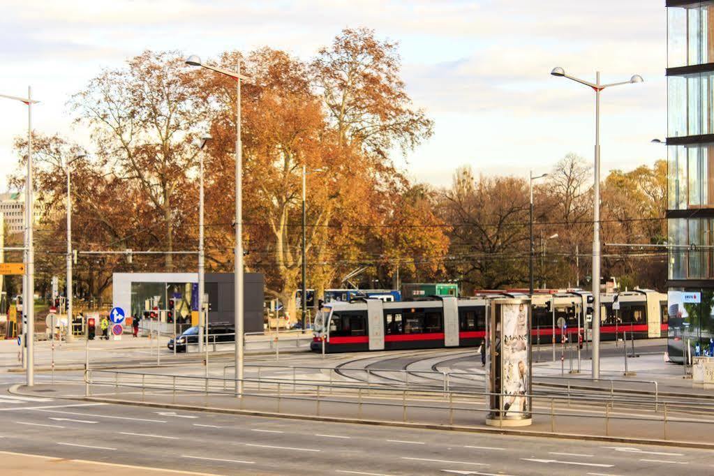 Grand Central Station Apartments I Contactless Check-In Vienna Luaran gambar