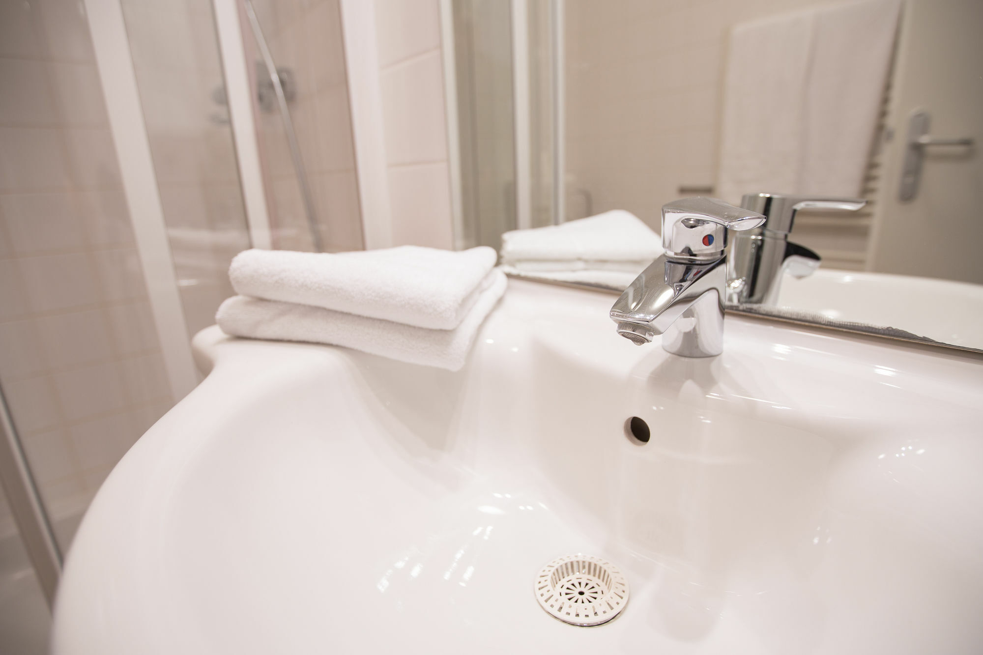 Grand Central Station Apartments I Contactless Check-In Vienna Luaran gambar